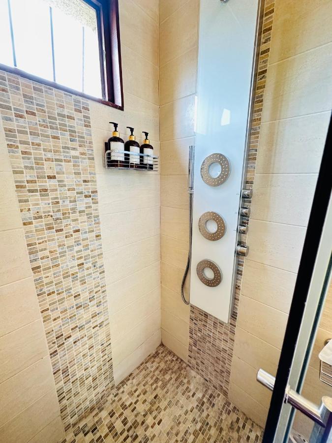 Jabeen'S House Bedroom 2 베종 외부 사진